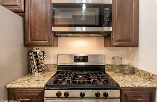 Downtown Salt Lake City Casa | 5 bd Remodeled Private Home +2 Kitchens + Backyard Oasis+ Best Downtown Location