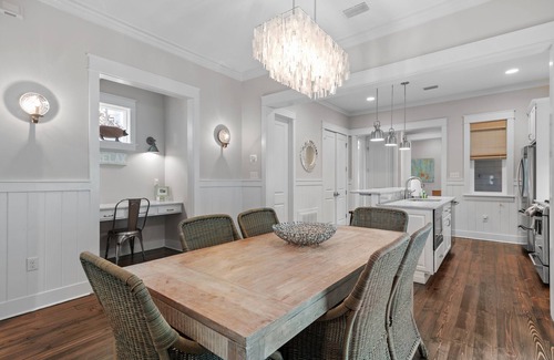 Watercolor Casa | Hermoso 5 BDRM en verde, BAJAS TARIFAS, cargado con todo lo que necesita para KIDS
