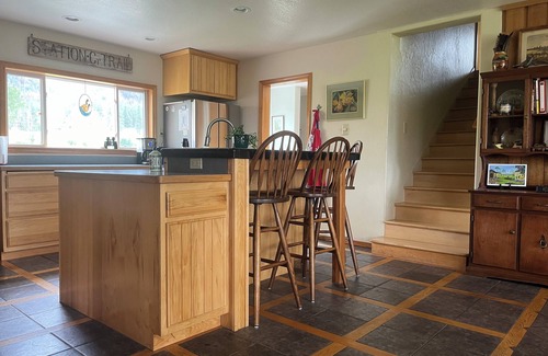 Arlee Casa | 5 Bdrm Country Home on 22 acres 30 minutes north of Missoula