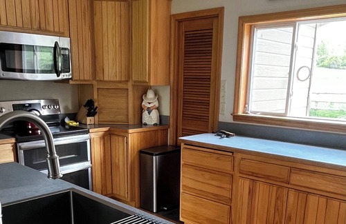 Arlee Casa | 5 Bdrm Country Home on 22 acres 30 minutes north of Missoula