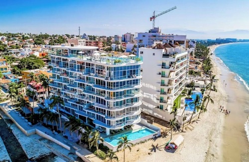 Bucerias Condominio | 5* BEACHFRONT beautiful & cozy, 3 bedrooms/3 bath Condo - Golden Zone, Bucerias