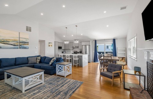 South Yarmouth Casa | 5 bed, 2.5 bath home, 5 minute walk to the beach