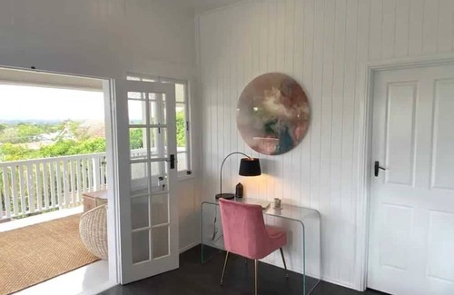 Newtown Casa | 5 Bed 5 Bath Urban Getaway Ipswich Central