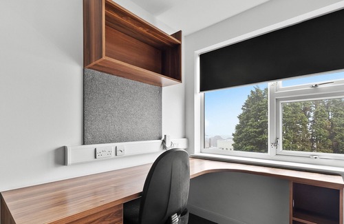 Plymouth Apartamento | 5 Bed Apartment @ Derriford Stays by Pureserviced