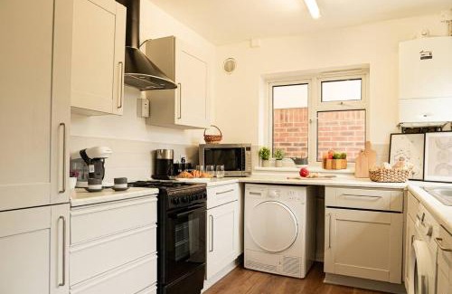 Banbury Casa | 5 Bed House - Free Parking
