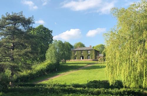 Fitzhead Casa | 5 Bed in Fitzhead 95570