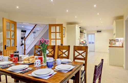 Meare Casa | 5 Bed in Glastonbury 91657