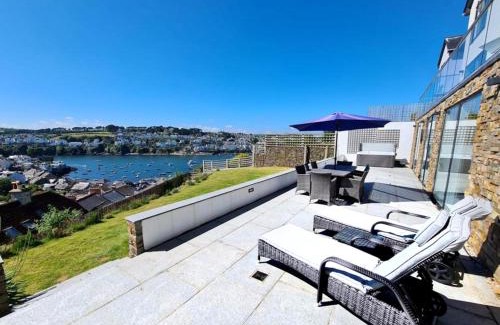 Polruan Casa | 5 Bed in Polruan 77657
