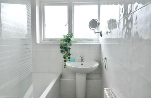 Hanger Hill Casa | 5 Bed Luxury London Home