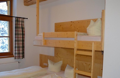 Mandarfen Cabina | 5-bed room with shower/toilet - Pitztal ski hut