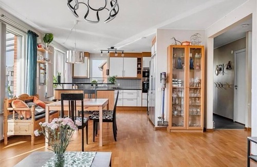 Soder Casa | Casa de 5 habitaciones con jacuzzi, aparcamiento gratuito y 2 baños en Malmö