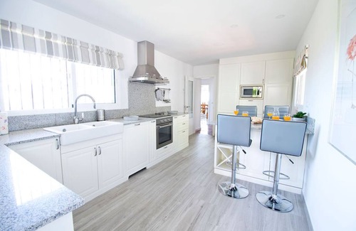 Rancho Domingo Villa | Villa española de 5 camas / Piscina / Jardines / WIFI - Benalmadena Pueblo. Céntrico.