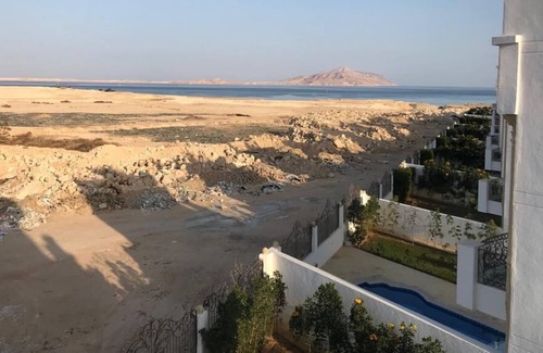 Ras Nasrani Casa | 5 Bedroom Villa with Private Swimming Pool