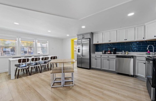 Crescent Beach Apartamento | 5 bedroom-2 and a half bathroom Apartment