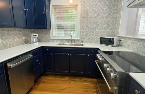 Mineral Wells Casa | 5 bedroom, 3 bath, game room, large outdoor. Sleeps 15. Walk to downtown