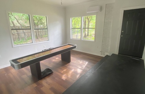 Mineral Wells Casa | 5 bedroom, 3 bath, game room, large outdoor. Sleeps 15. Walk to downtown