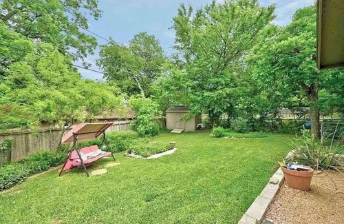 Barton Hills Casa | 5 Bedroom 4 Bath Zilker Villa Big Yard in Zilker Barton Hills