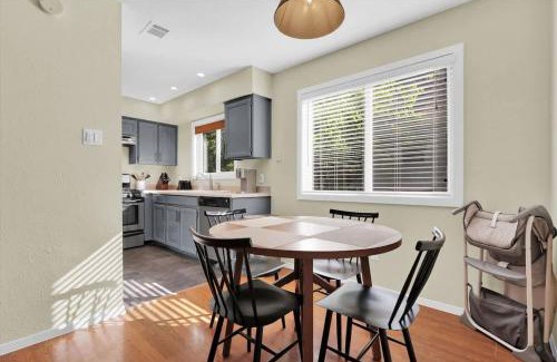 Barton Hills Casa | 5 Bedroom 4 Bath Zilker Villa Big Yard in Zilker Barton Hills
