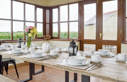 Holyhead Cabaña | 5 habitaciones alojamiento en Llanynghenedl, cerca de Holyhead