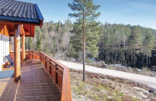 Froland Casa | Alojamiento de 5 habitaciones en Mykland