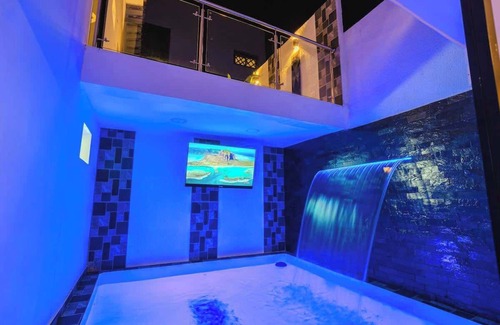 Cartagena Casa | Spacious 5-Bedroom Palace in Beautiful Cartagena Minutes from The Walled City