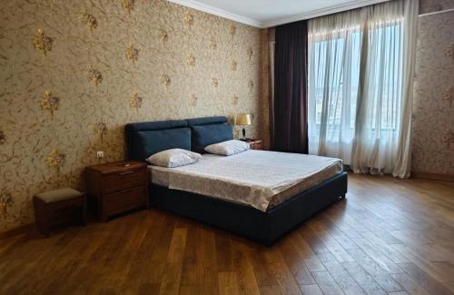 mtatsminda Apartamento | 5 Bedroom Apartment In The Heart Of the City