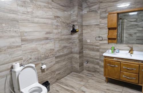 mtatsminda Apartamento | 5 Bedroom Apartment In The Heart Of the City