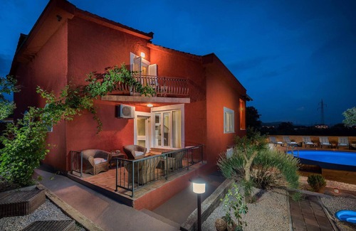 Bilice Casa | Impresionante casa de 5 dormitorios en.