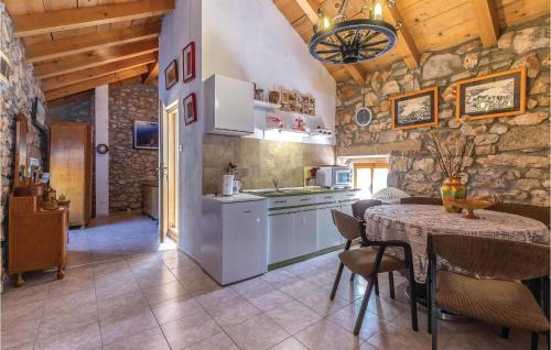 Donji Zagon Casa | 5 Bedroom Awesome Home In Ledenice