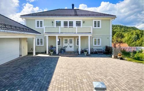Porsgrunn Casa | 5 Bedroom Beautiful Home In Porsgrunn