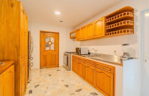 Manga Casa | 5 Bedroom Cartagena Cottage - Close to Walled City