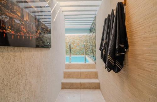 Pie del Cerro Casa | 5 Bedroom Cartagena Villa - Close to Walled City