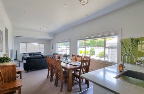 Greenlane - Ellerslie Casa | 5-Bedroom Central Auckland Retreat