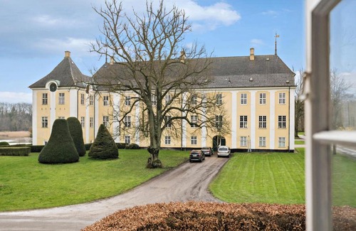 Naestved Casa | 5 Bedroom Cozy Home In Næstved