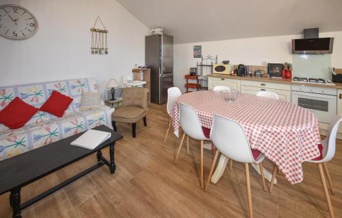 Piolenc Casa | 5 Bedroom Cozy Home In Piolenc