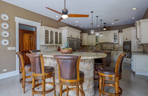 Boquete Casa | 5 bedroom estate home in a gated community within walking distance to town.