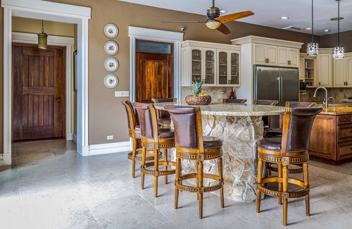 Boquete Casa | 5 bedroom estate home in a gated community within walking distance to town.