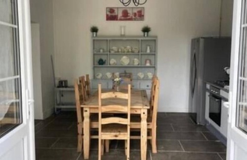 Passirac Casa | 5 Bedroom Gite, Family Friendly, pet Friendly Relaxing Stay.