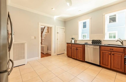 Medford Casa | 5 Bedroom Historic Home minutes to Boston!