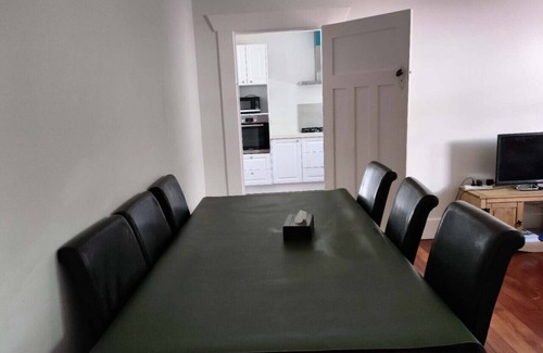 Epsom Casa | 5 Bedroom House, 7 Rangiatea Road, Epsom, Auckland