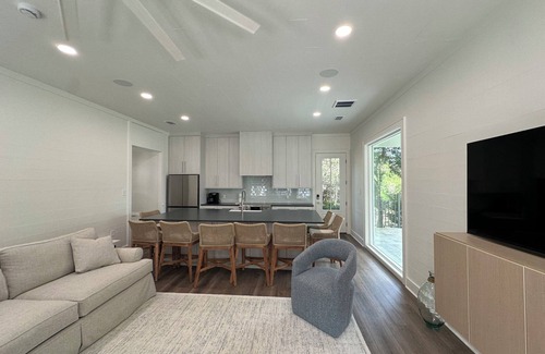 Miramar Beach Casa | 5-bedroom house close walk to Miramar Beach with splash pool