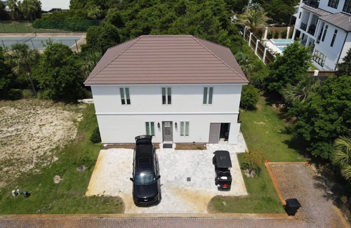 Miramar Beach Casa | 5-bedroom house close walk to Miramar Beach with splash pool