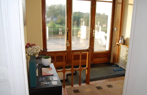 Piegut-Pluviers Casa | 5 Bedroom house w/pool, living room, kitchen. Family and Pet friendly!