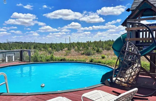 Bastrop Casa | 5-bedroom house in delightful Bastrop with fitness room, WiFi, AC