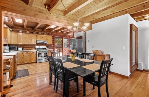 Powers Lake Casa | 5-bedroom house w/Heated Pool, Hot Tub & Game Room
