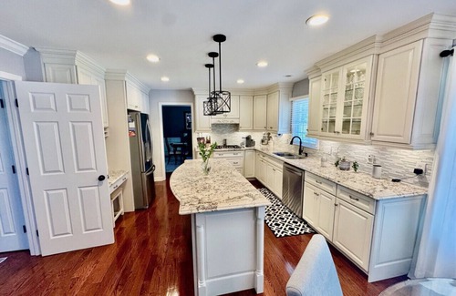 Greensboro Casa | Northwest Greensboro 5 Bed Room House
