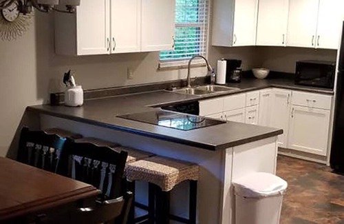 Cedar Bluff Casa | 5 Bedroom Large Groups Welcome 15 min to UT/Downtown
