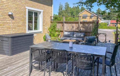 Hanger Casa | 5 Bedroom Lovely Home In Värnamo