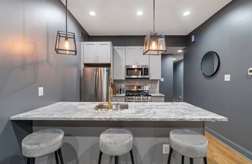 North Philadelphia West Casa | 5 Bedroom | Luxurious | Movie theater