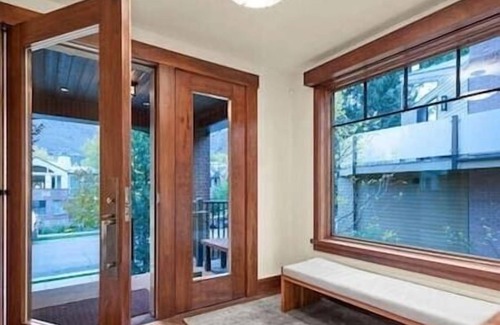 Aspen Casa | 5 Bedroom Modern Duplex in Aspen Core, Great Views